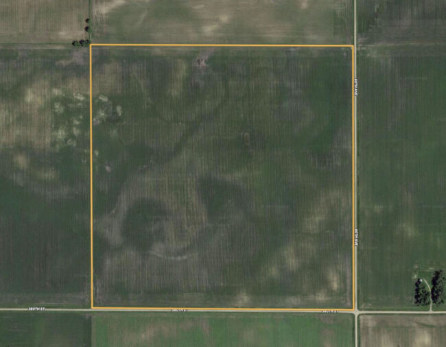 Winnebago 320 East Featured